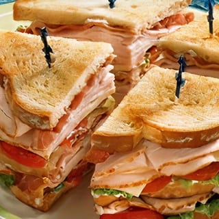 Turkey Club Sandwich (*)