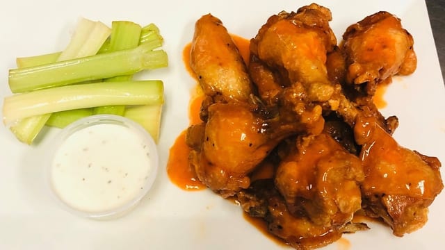 10 Piece Buffalo Platter Lunch.